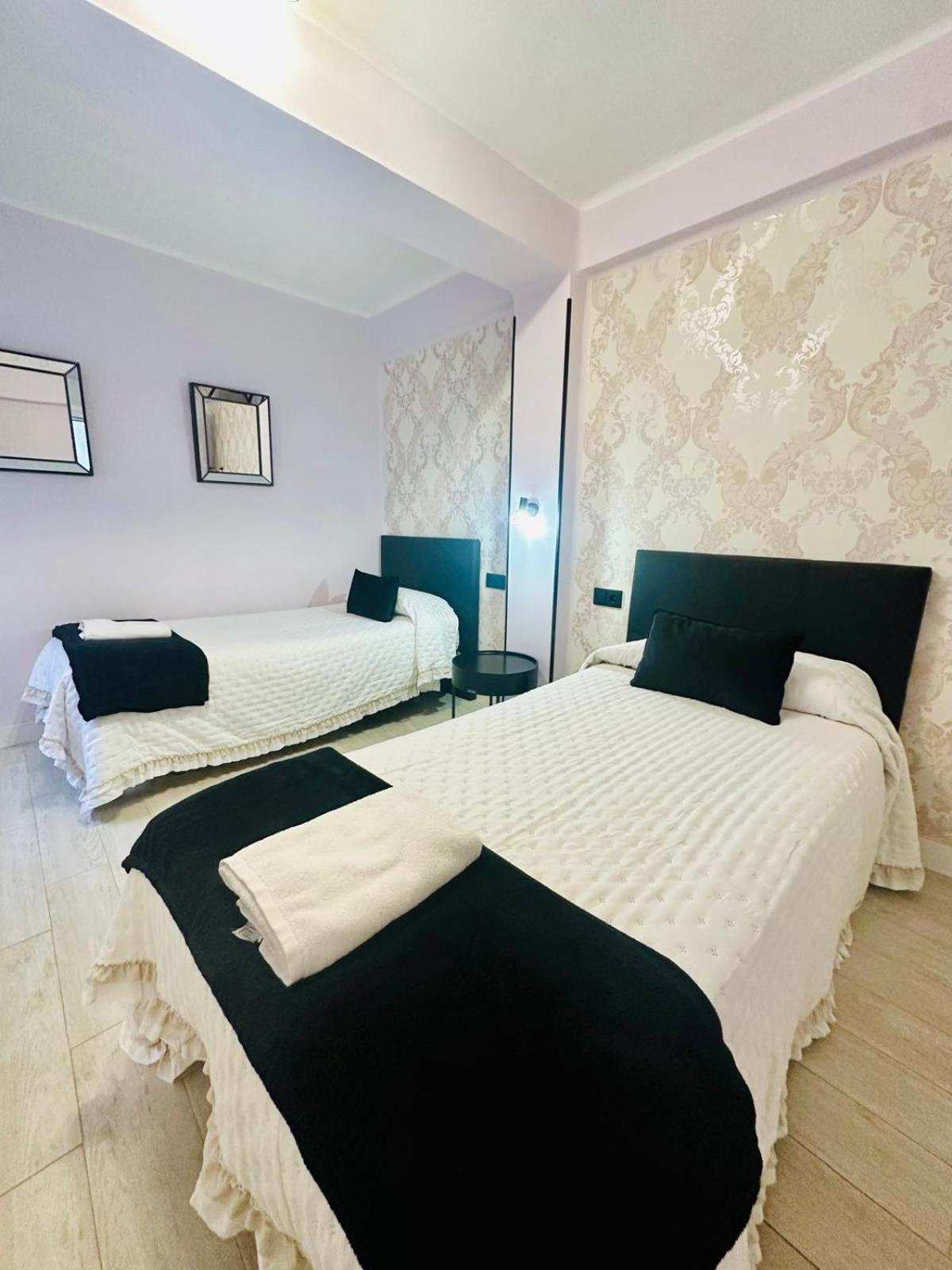 Imperium Apartamentos Centro Parking Gratis Mérida Extérieur photo