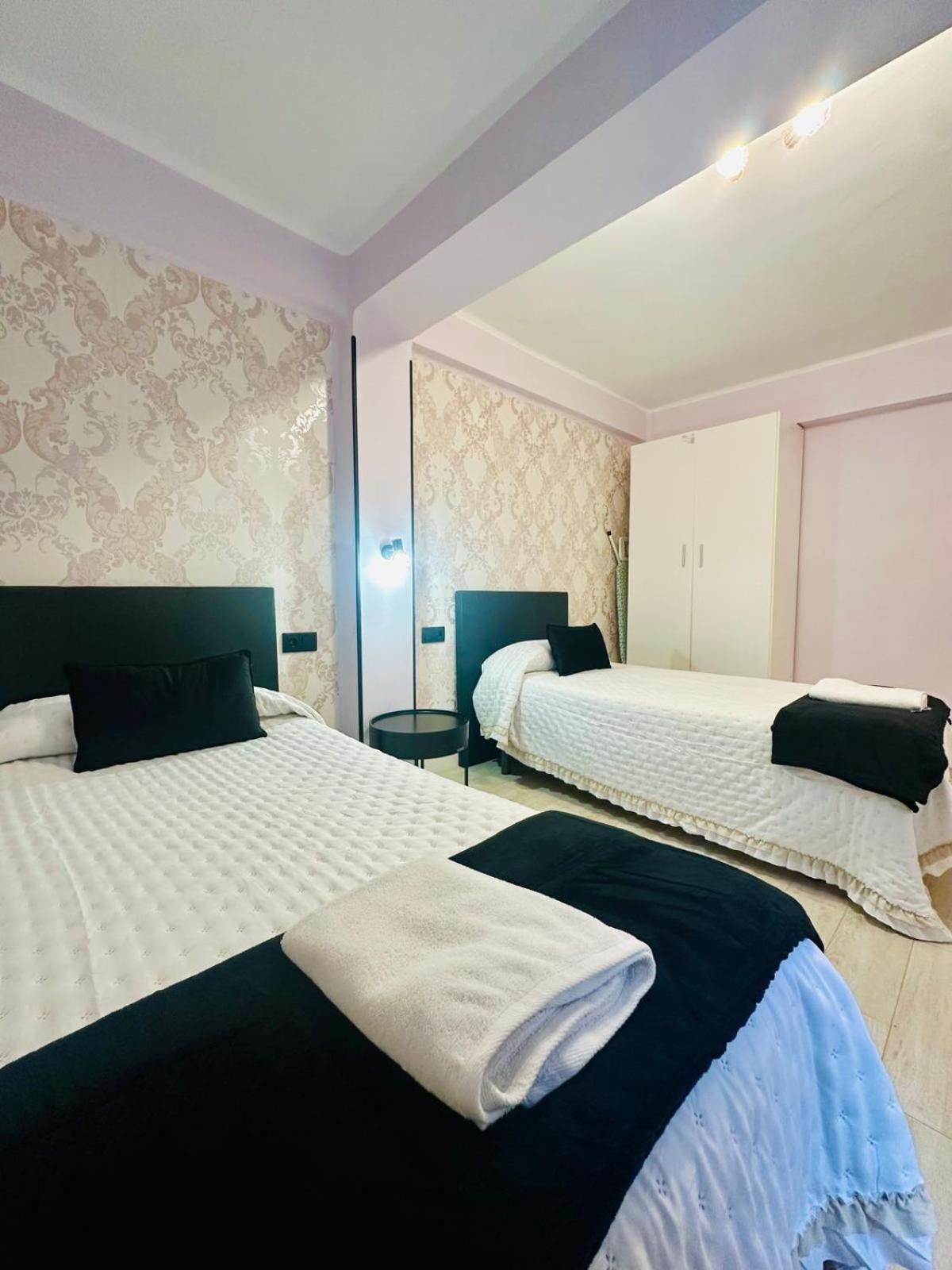 Imperium Apartamentos Centro Parking Gratis Mérida Extérieur photo